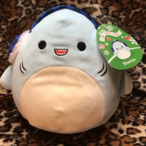 NWT SHARON. THE SHARK WINTER COLLECTION 8”SQUISHDATE 02/01/2022 - Picture 1 of 7